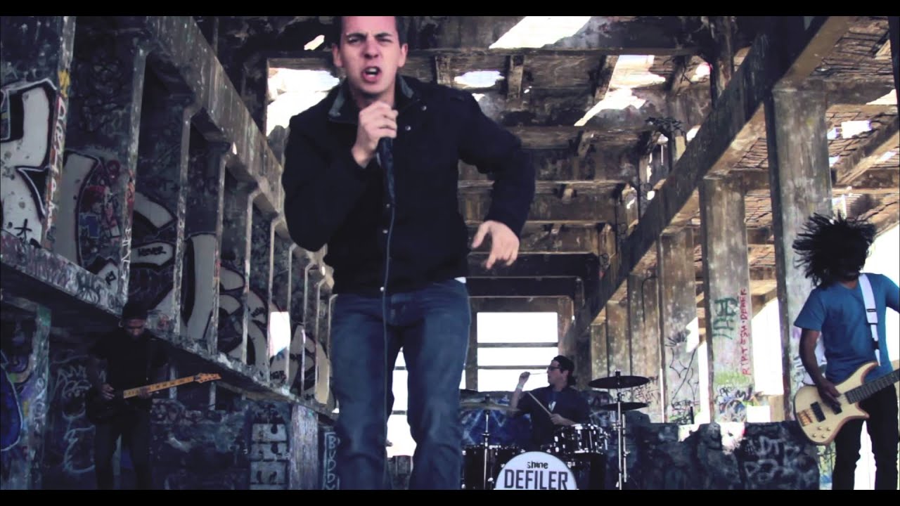 DEFILER - 