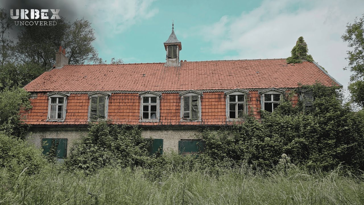 IS THIS THE SCARIEST ROOM EVER?! - The Religious Abandoned Manor House - Everything Left Behind!