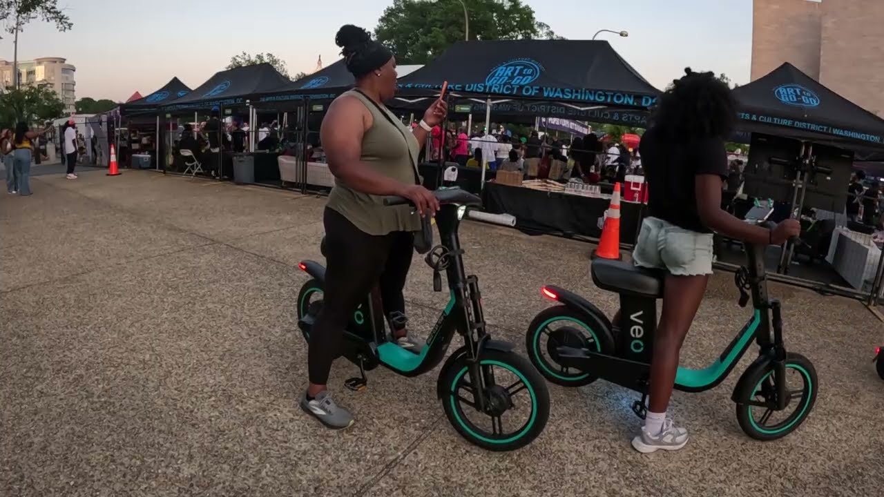 DC BBQ Battle Cookout scoot - downtown DC - Junkyard band live performance     - GOGO - 89 degrees