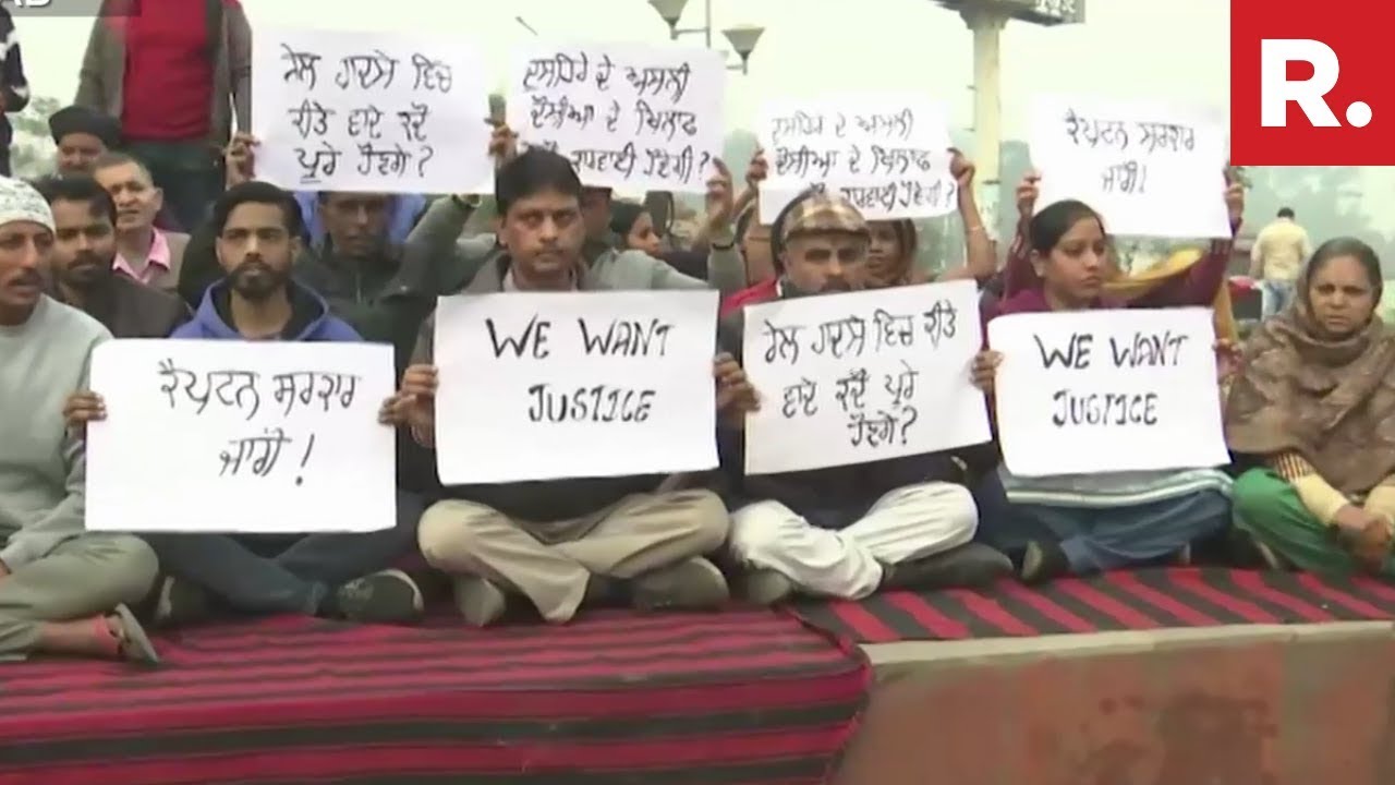 Family Members Of Victims Of Amritsar Train Tragedy Protest Demanding Government Jobs