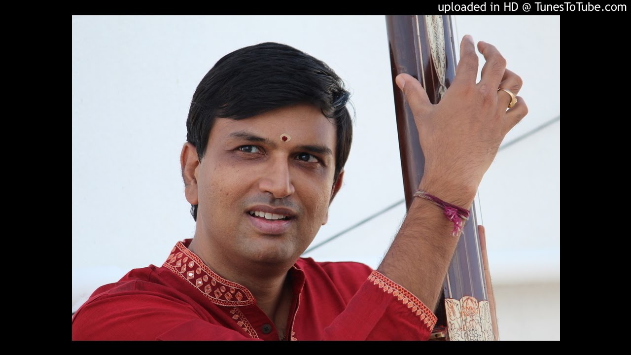 G Ravi Kiran renders Sri Viswanatham Bhajeham - Muthuswami Dikshitar's Chaturdasa Ragamalika - Adi T