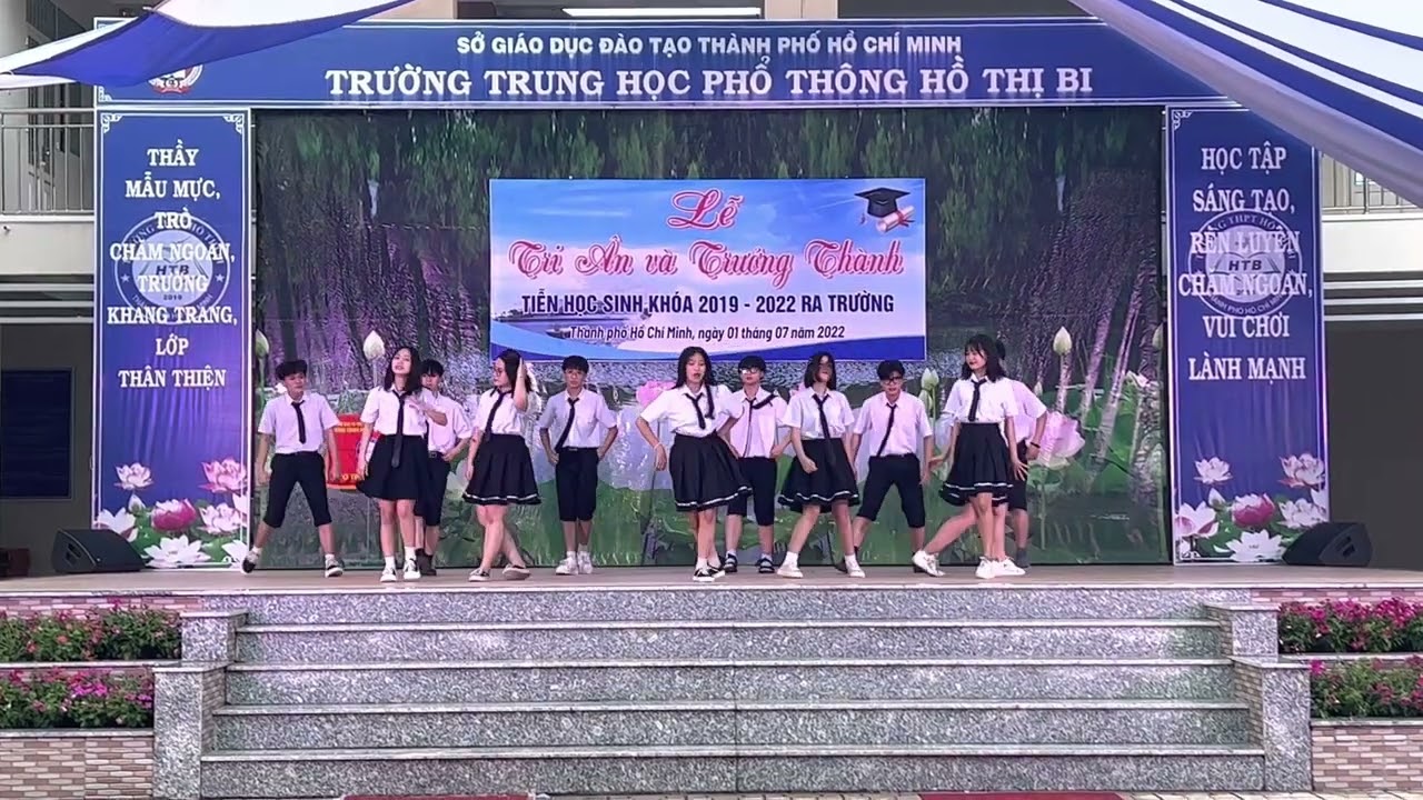 THPT Hồ Thị Bi - Múa Thời học sinh + Xe đạp