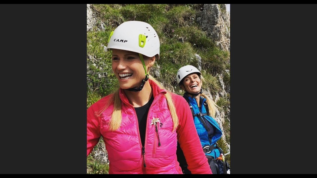 Michelle Hunziker e Serena Autieri scalano una montagna! - STORIES -