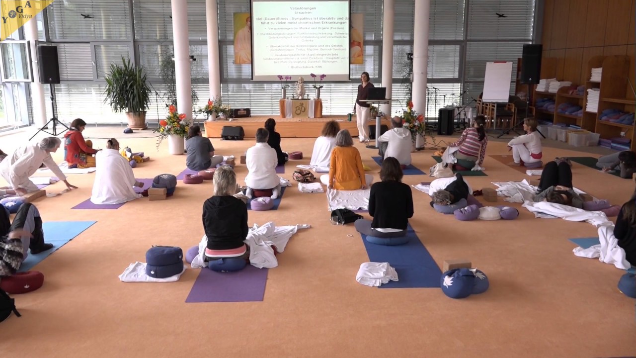 Yin Yoga bei Vatastörungen mit Shanti Wade - Ayurveda Kongress 2016