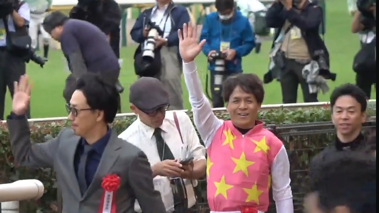 【北村宏司騎手と同期3人で】東京ハイジャンプ　1着ジューンベロシティ号（高田潤騎手＆武英智調教師）※撮影者の誤撮あり　2025年10月19日（日）東京競馬場
