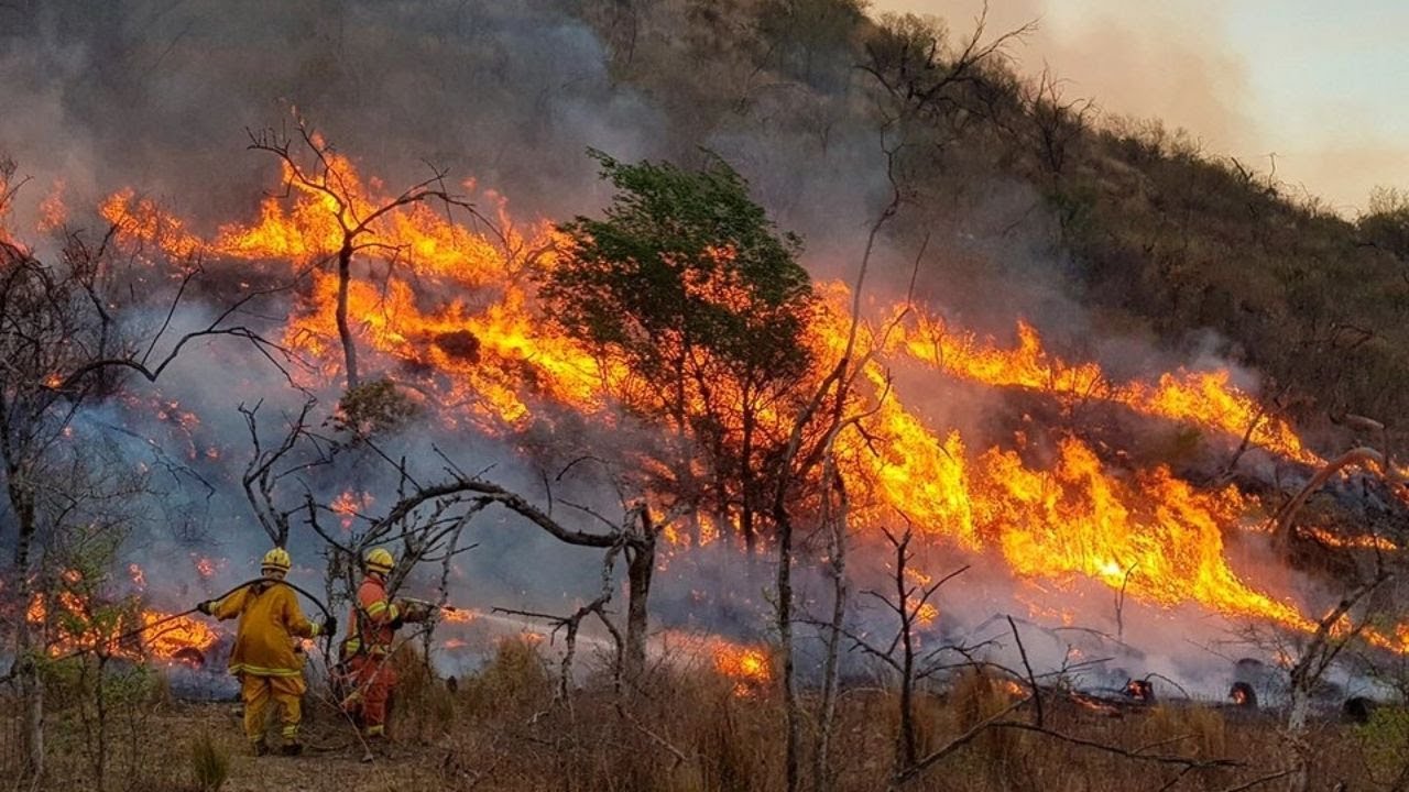 Avanza el fuego en Córdoba: ya se afectaron más de cien mil hectáreas