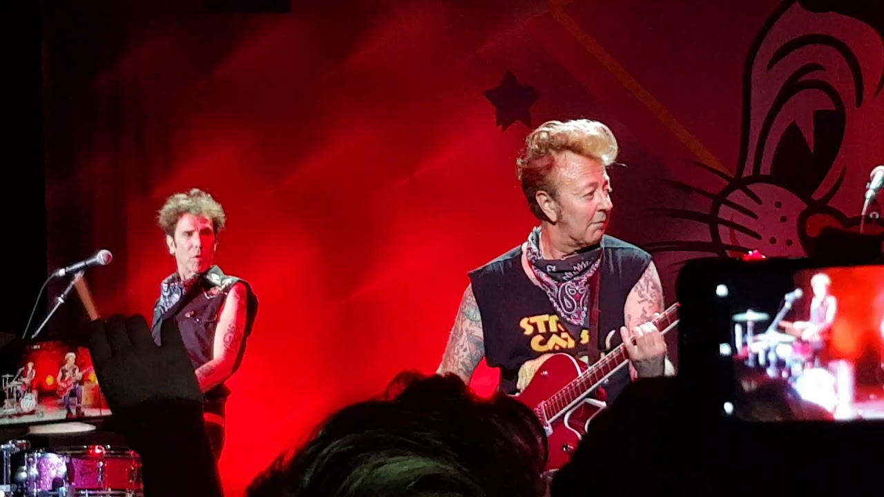 Stray Cats, Guitar Improvisation, Misirlou

 live London 2019