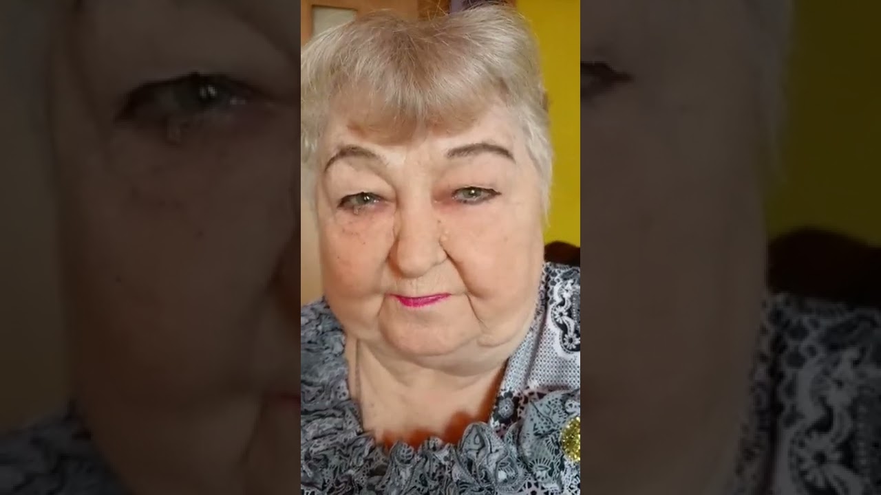 Обожаю играть в фифу! #tiktok #бабушка #shorts #мемы #мем #игра #фифа #футбол #смех #тикток #треш #я