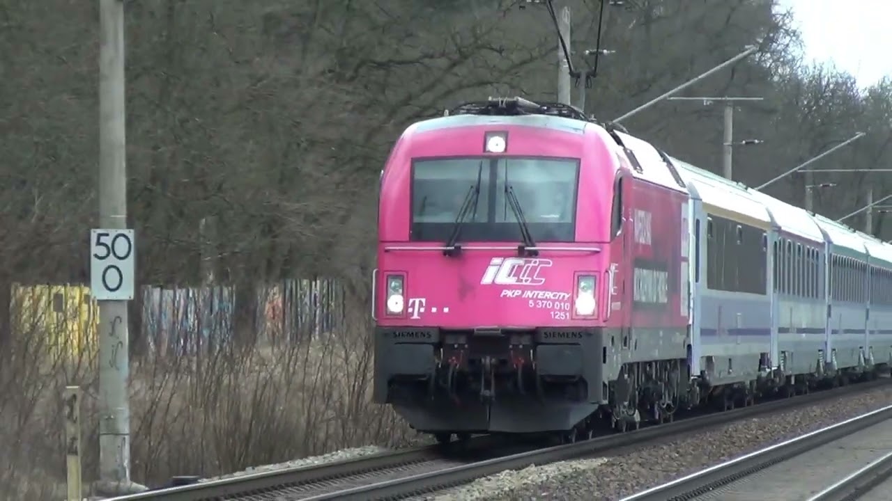 Double Macro from the Berlin Warsaw Express with PKP IC 5 370 010  #182 #macro #trainspotting
