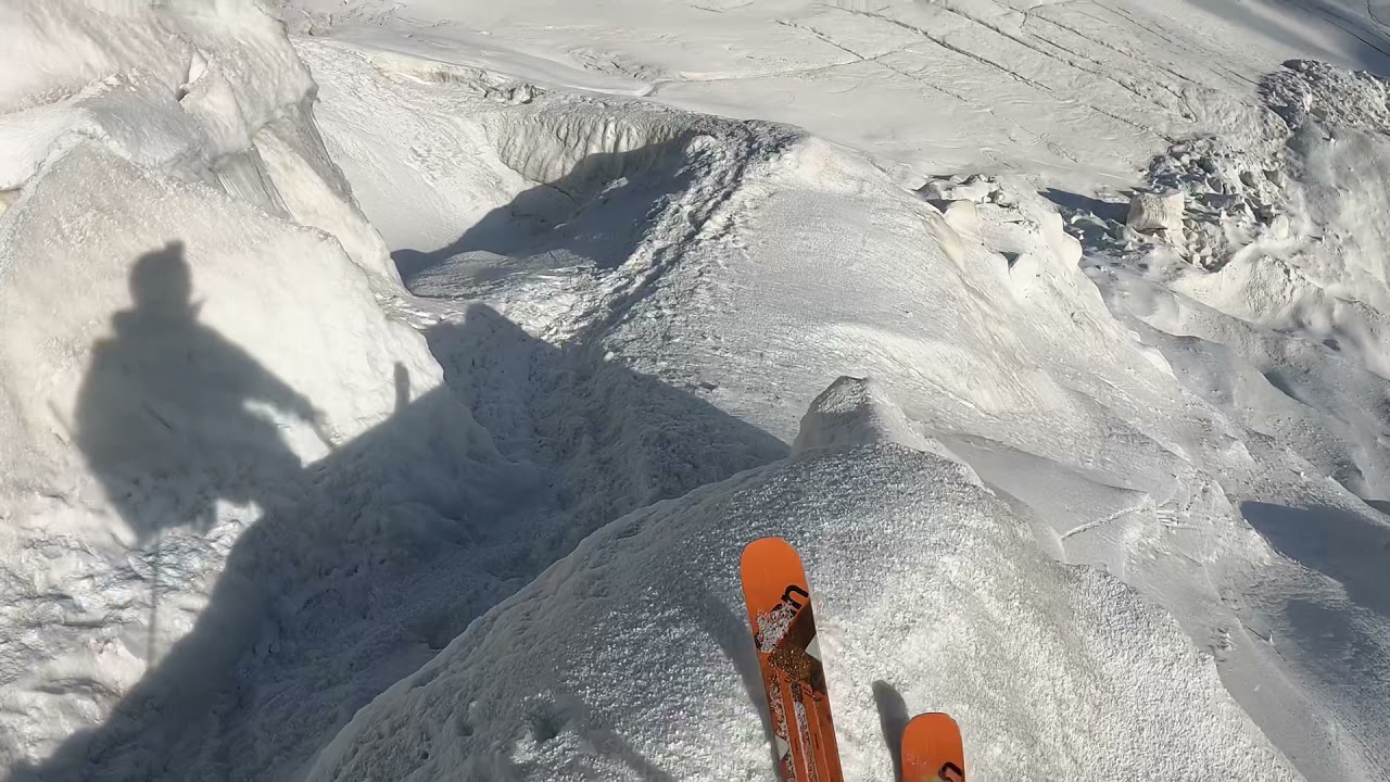 Спуск на горных лыжах с пика Ленина (7134м)