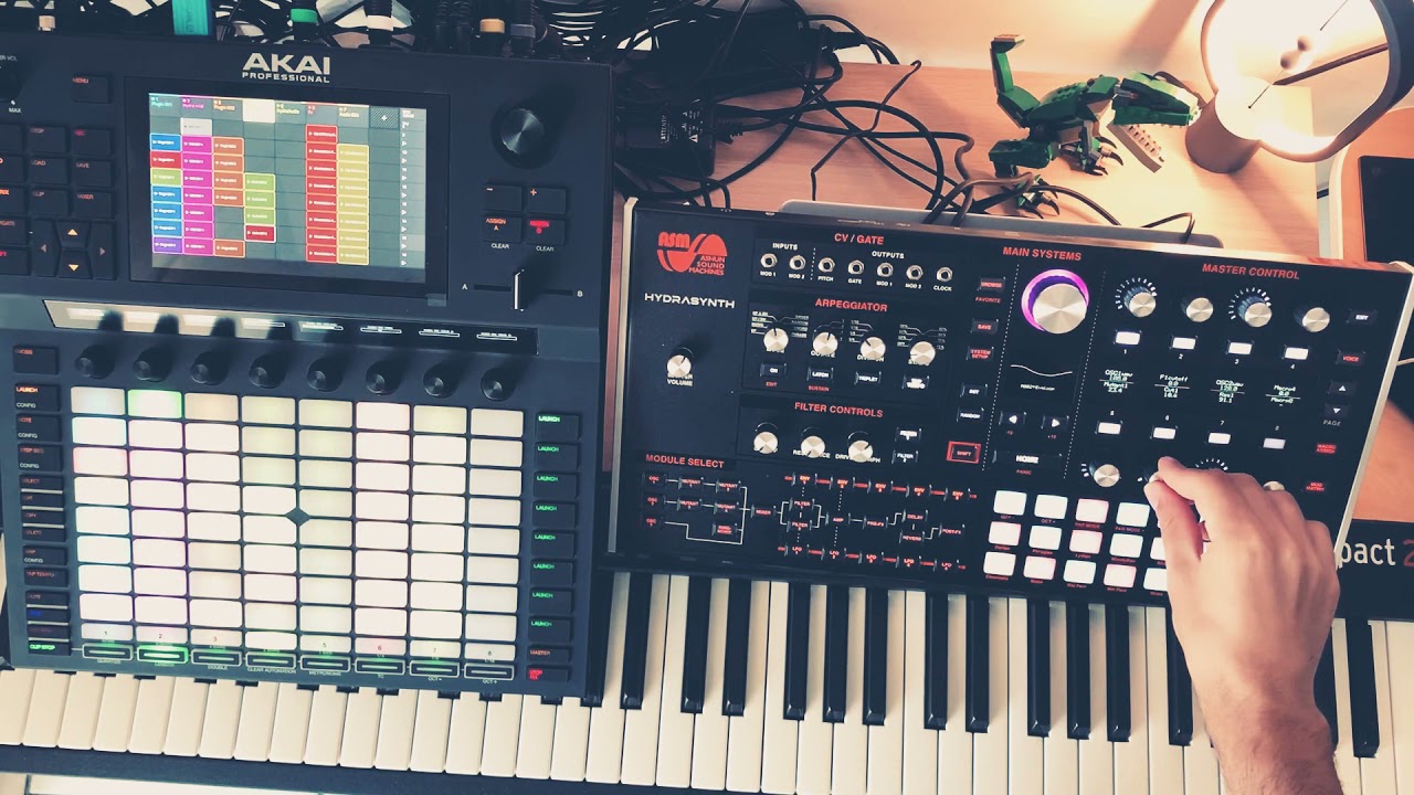 Hydra Escape - Hydrasynth + Akai Force Jam