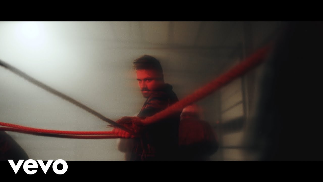 Poetika - Pad&aacute;m (Official Music Video)