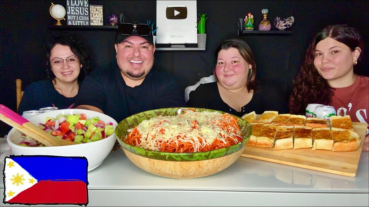 Homemade Filipino Spaghetti w/ Garlic Bread & PINAKURAT Cucumber Salad • MUKBANG VIDEO