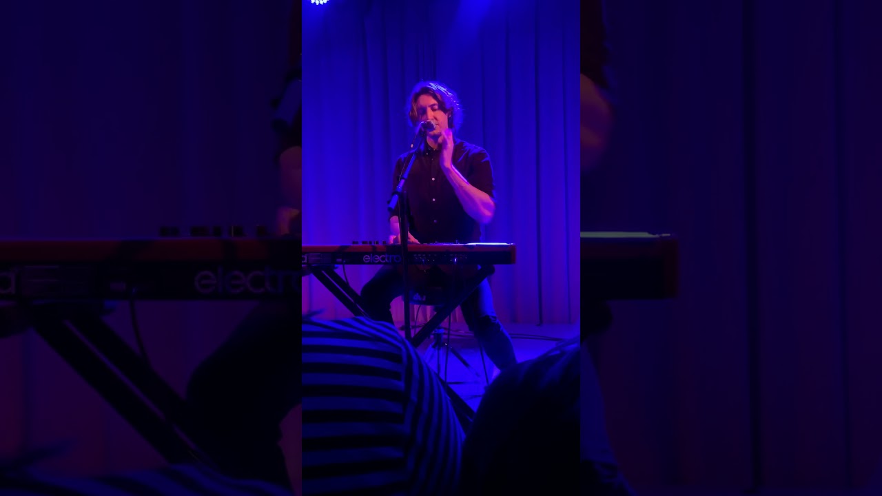 Dean Lewis- Adore (Live, Stockholm)