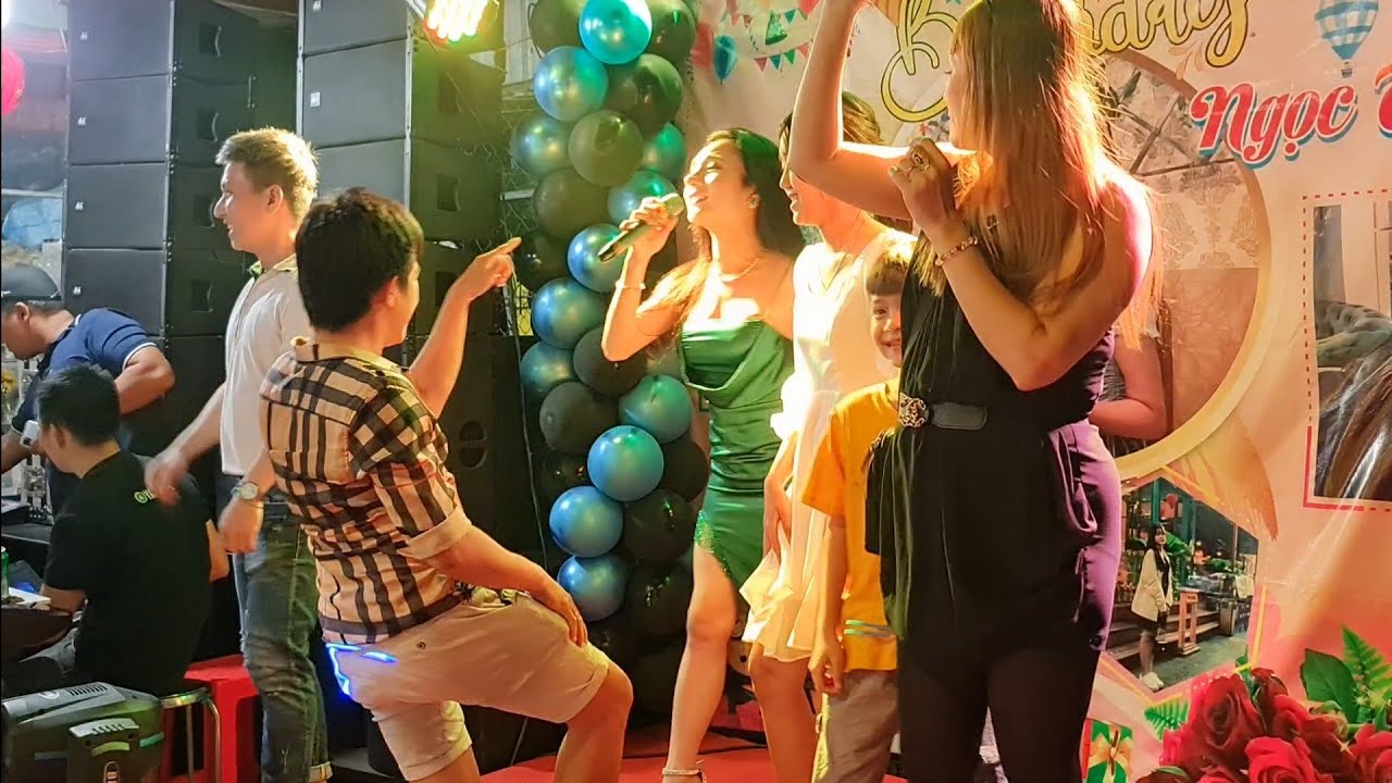 Bội Nhi quậy tưng bừng Trai đẹp tại bàn tiệc sinh nhật | hân trần official