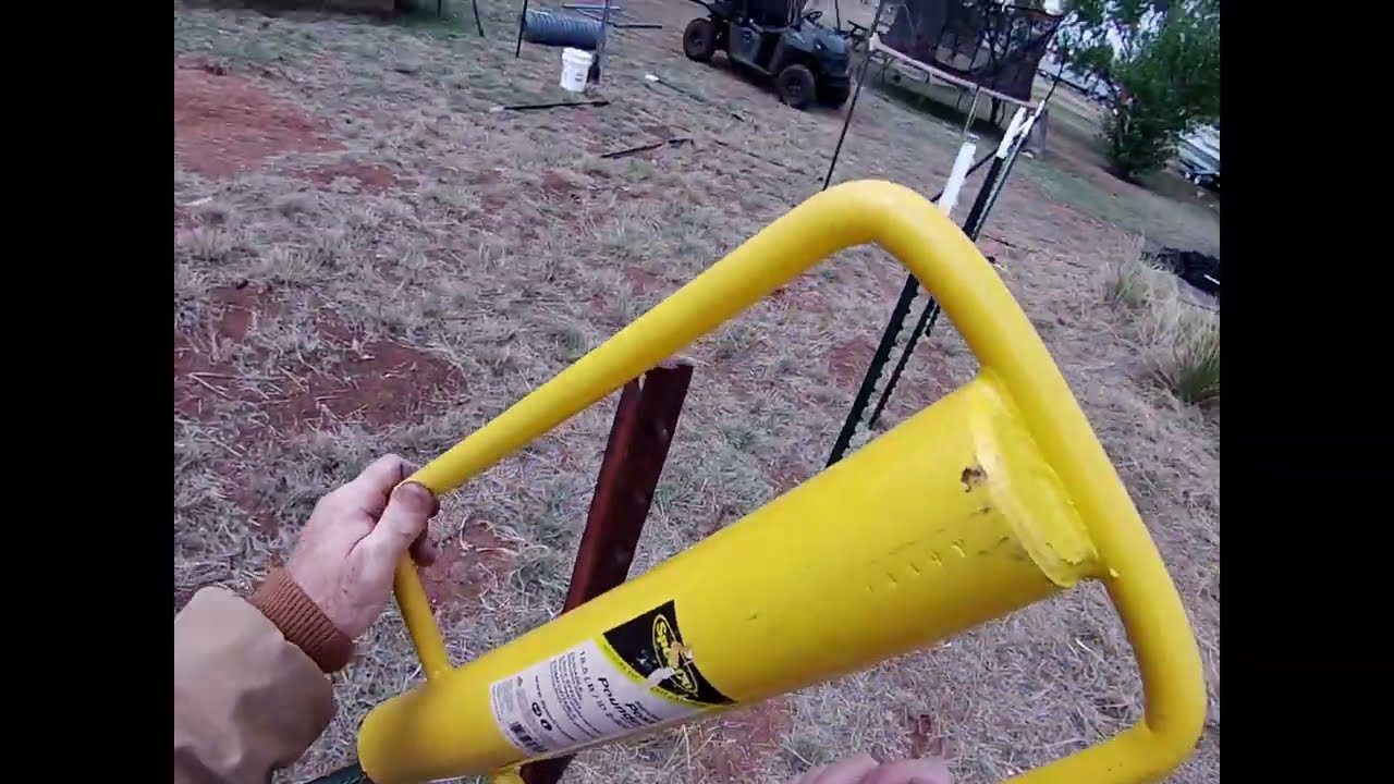 🚧 How to make a Strong T post Corner for Stretching Fence Tight 👷