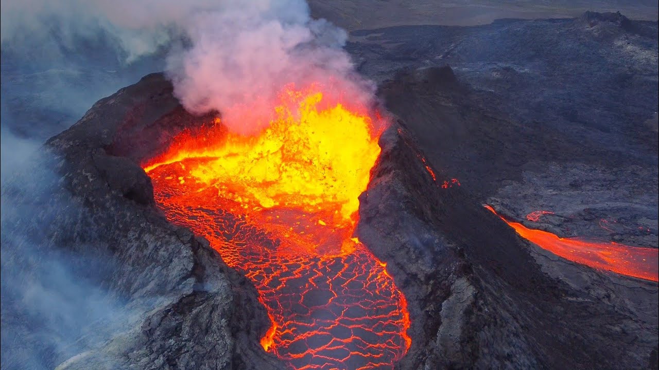 NEW LAVA TORRENT IS LEAKING FROM THE BASE OF THE VOLCANO!! AERIAL VIEW-Iceland Volcano -July 11 2021