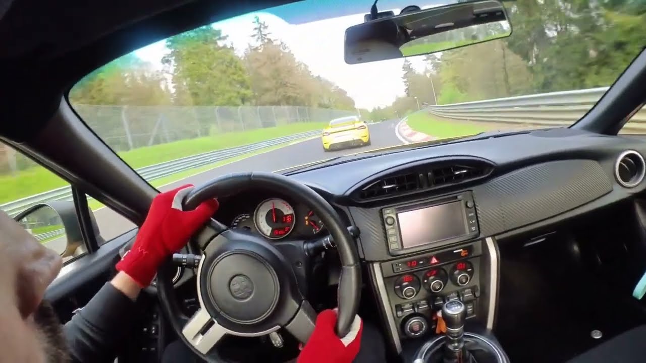 Nurburgring clip: Porsche GT4 vs Toyota GT86 - An improbable battle