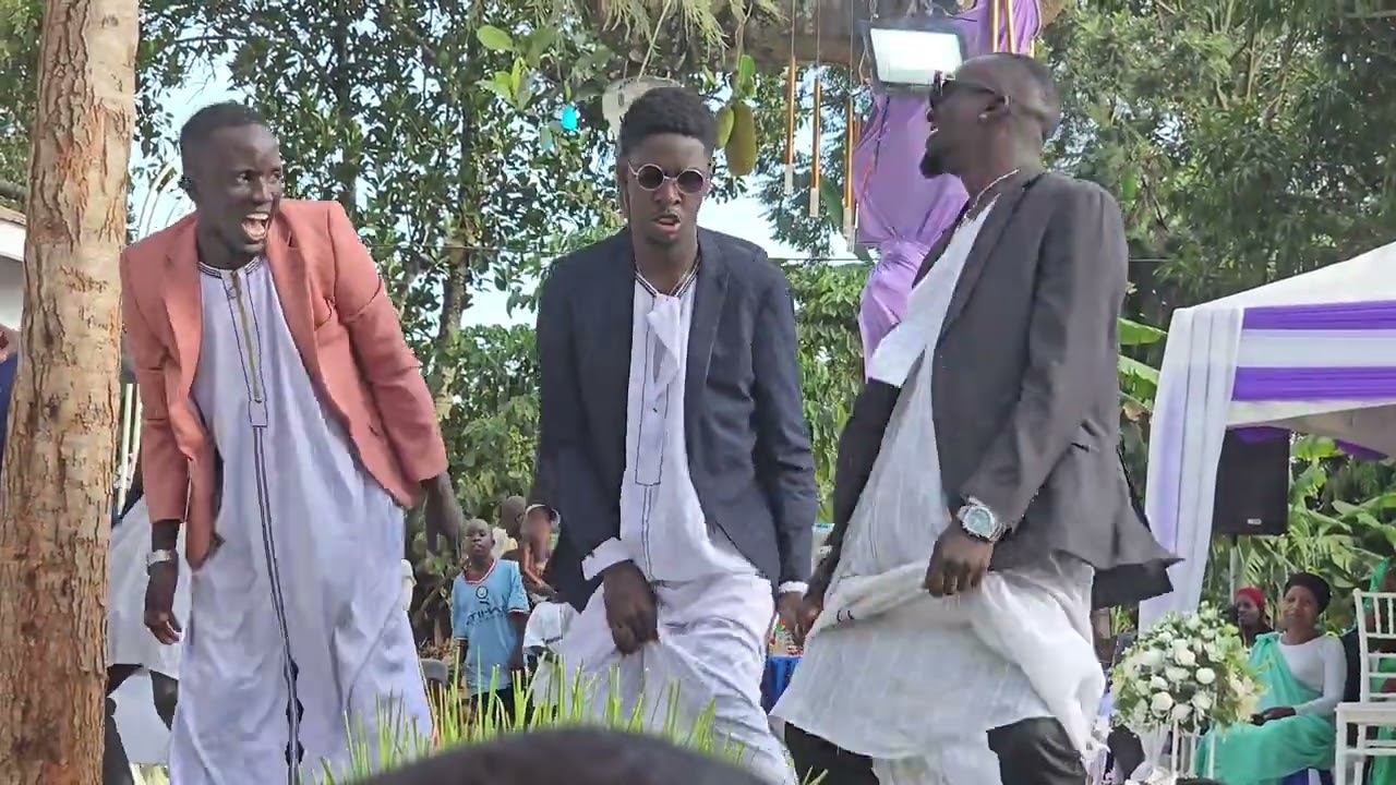 Emikolo n'embaga. Introduction ceremony