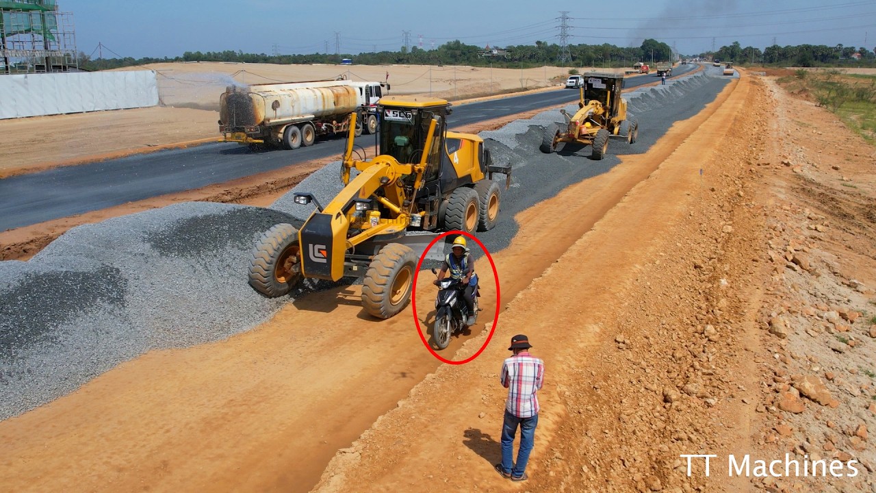 So Smart Driver Use Skills Powerful Cutting Trimming Gravel Building Foundation High Way Road
