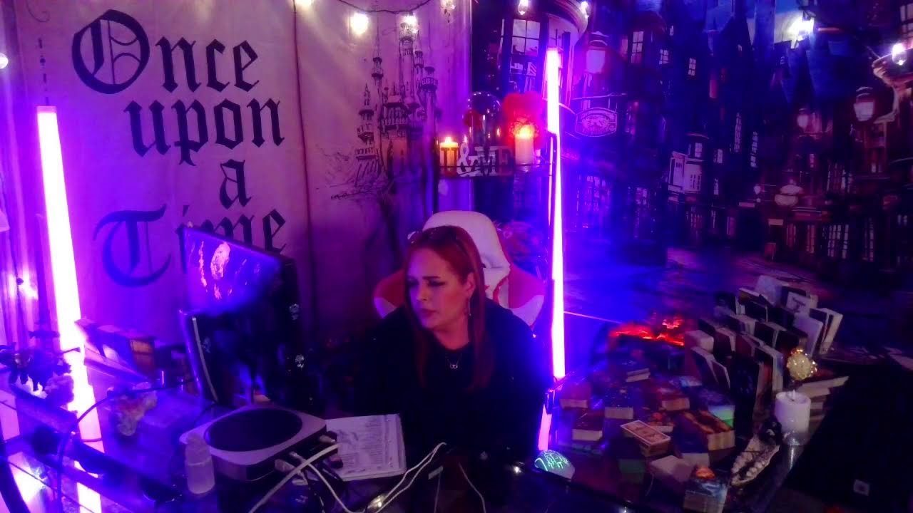 Live Free Tarot Readings and chill!!!!!