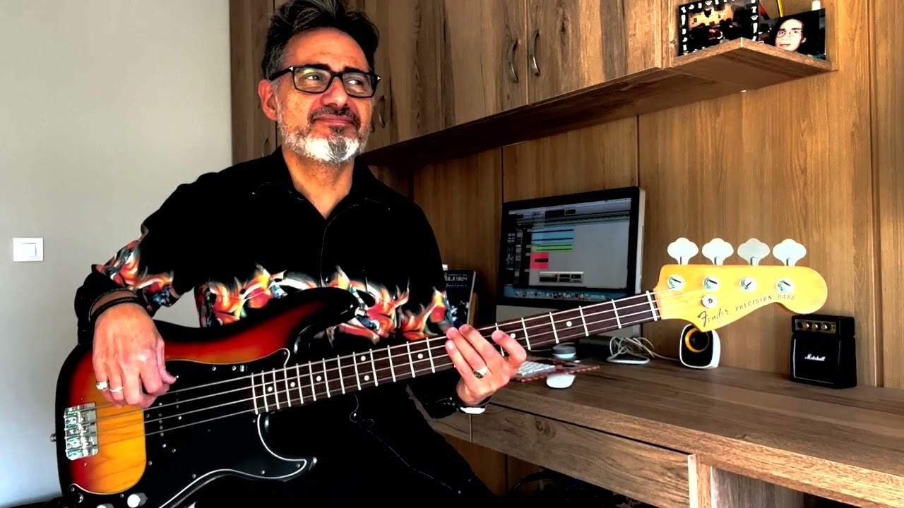 Dire Straits - Walk Of Life - Bass Cover