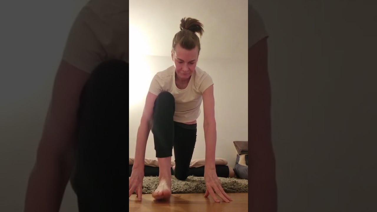 ​👁️ Day 17: I SEE – Focus, Clarity & The King of Poses