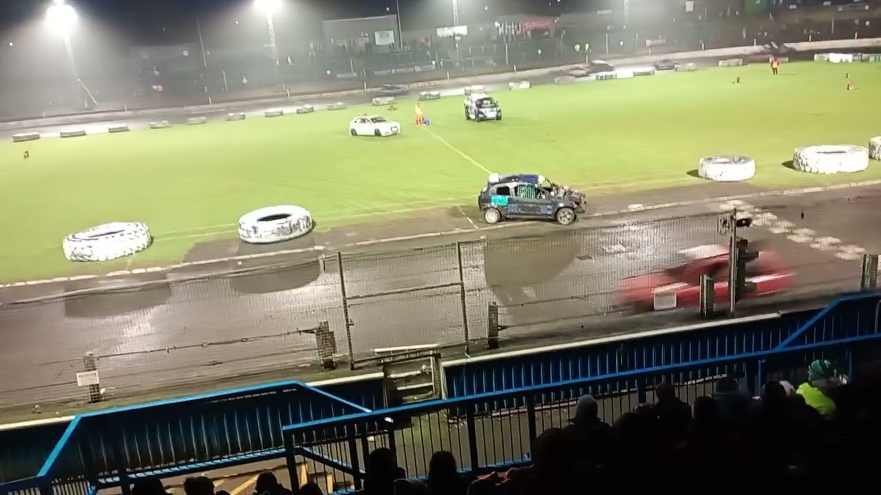 Cowdenbeath racewall junior bangers final