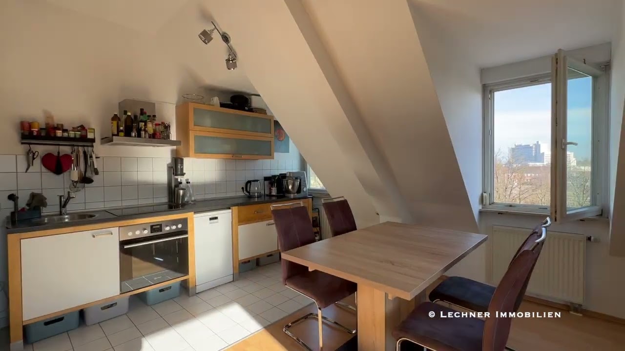 Dachgeschosswohnung mit zwei Zimmern, TG-Stellplatz und Schlossblick in Ludwigsburg Mitte