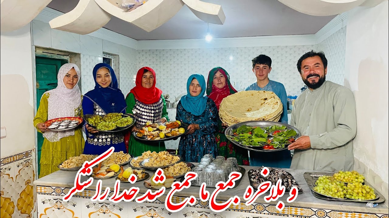 بالاخره باز کنار هم جمع شدیم 😍 خداراشکر به این شب های قشنگ ✨♥️
