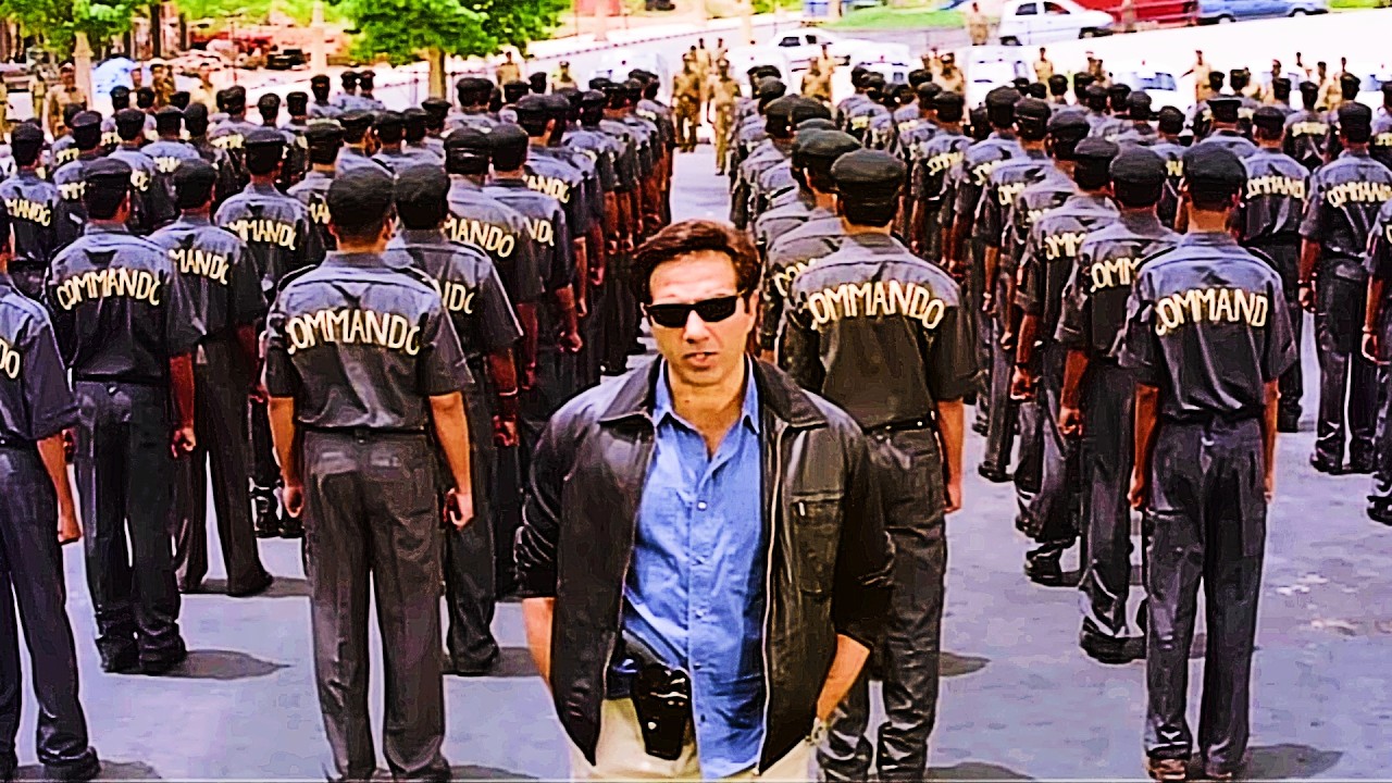 एयरपोर्ट पर Sunny Deol ने तैनात की Commando की पूरी फ़ौज - Sunny Deol - Indian
