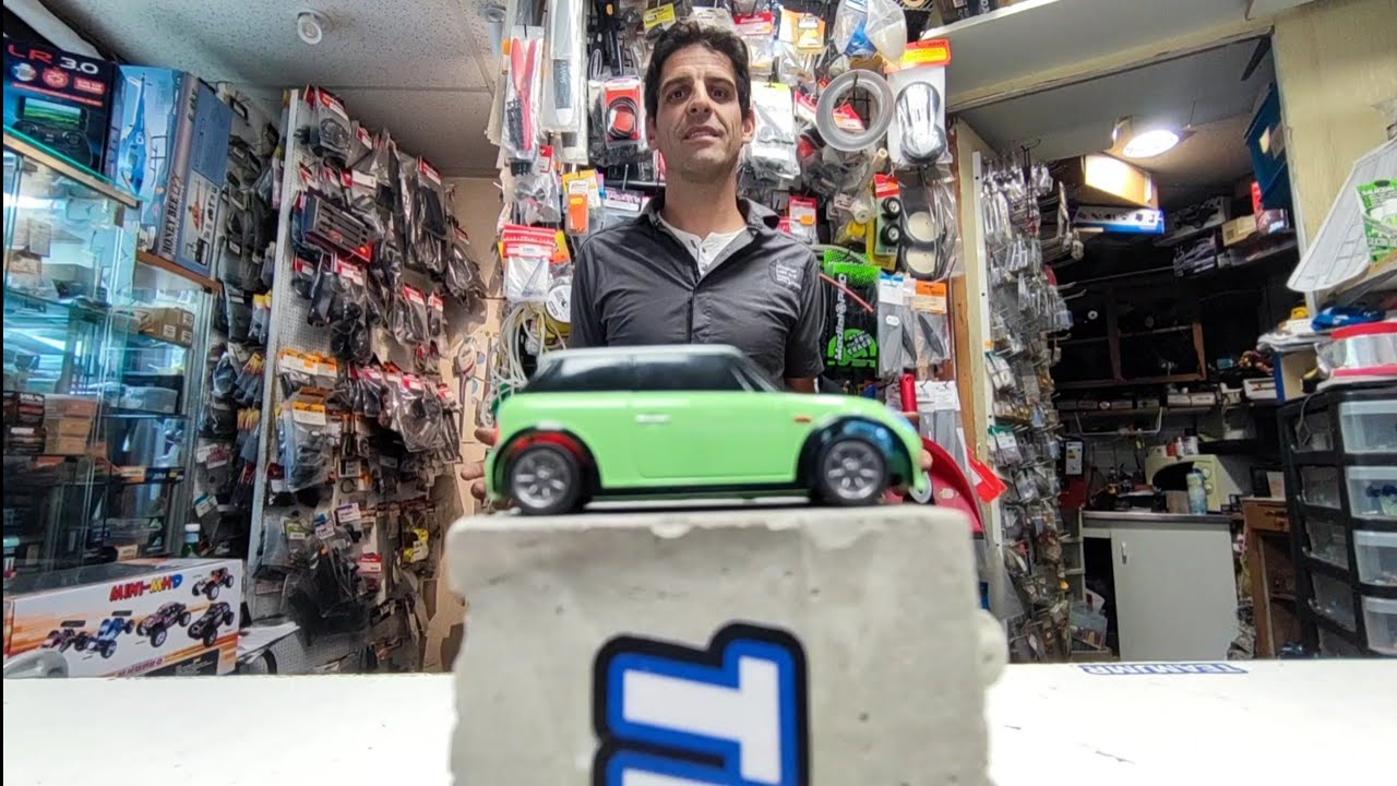 une mini Mini RC 1/76 Turbo Racing !