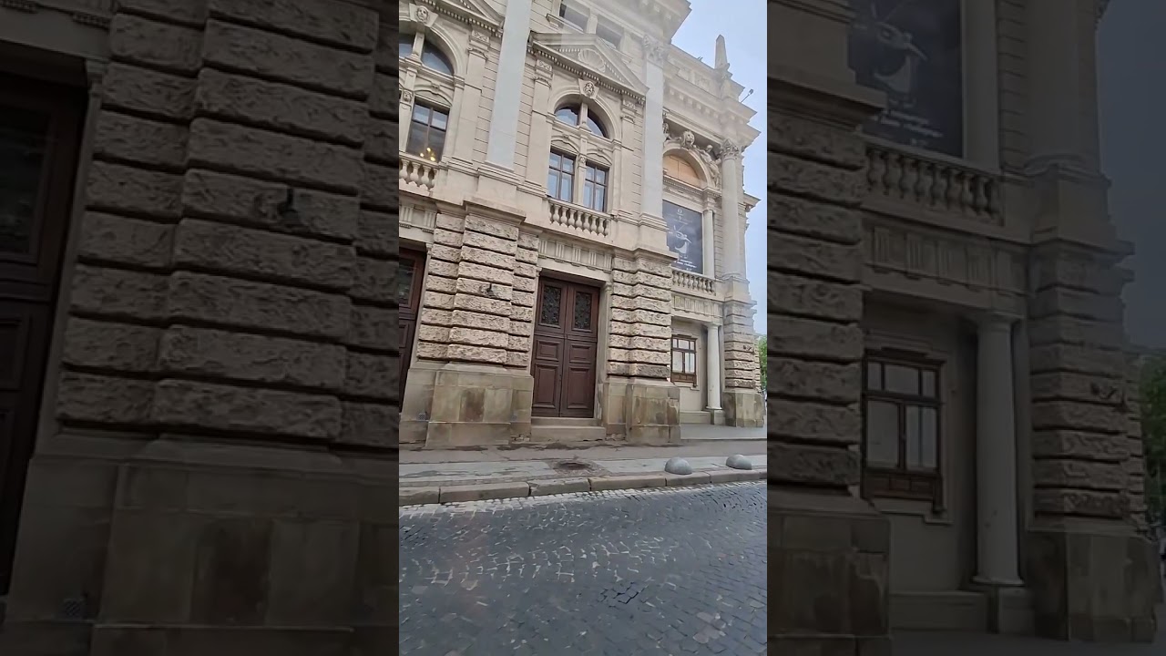 Вулицями Львова