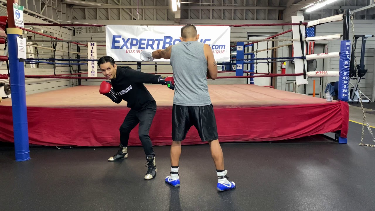 The Quarter Turn - linear vs pivot (boxing defense footwork)