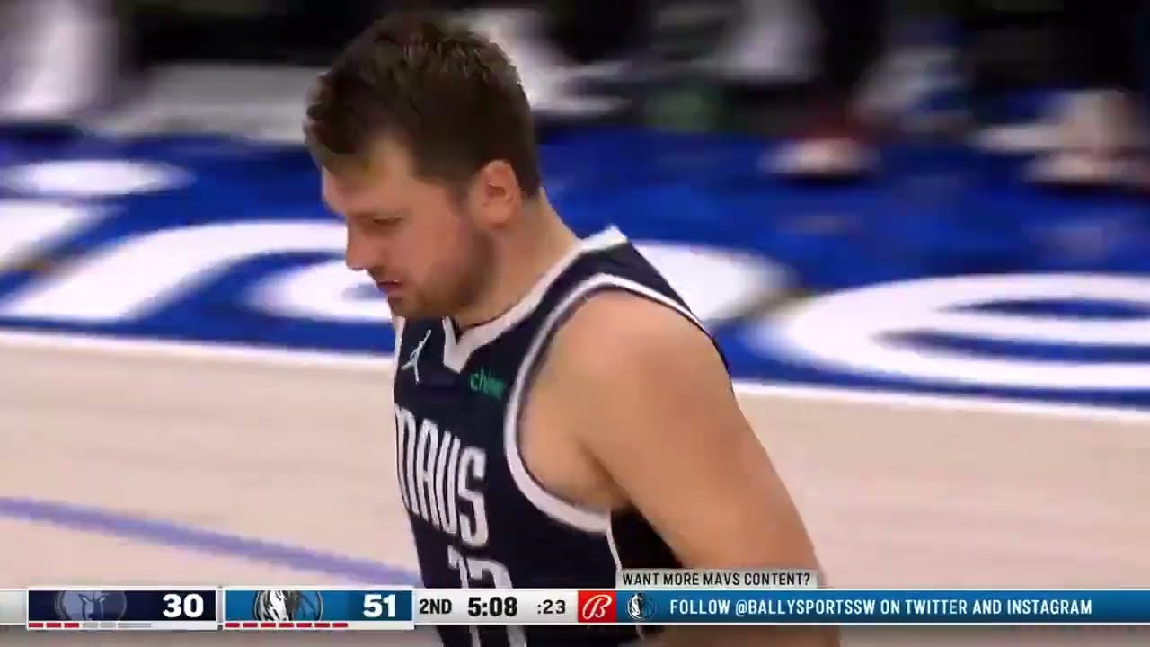 Luka Doncic no-look dime to JaVale McGee 🥽
