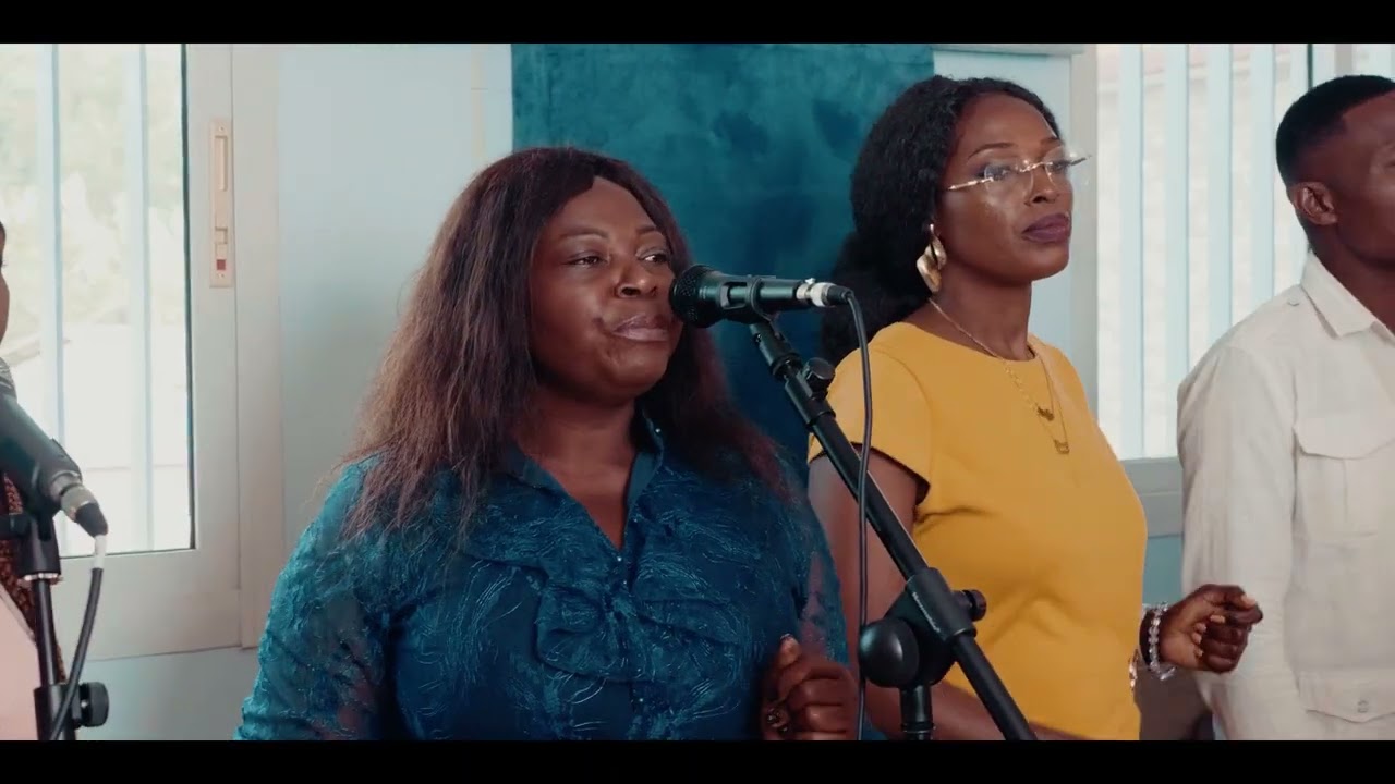 IL EST LE ROI - RAYMON AKONO (CAP JESUS-CHRIST)