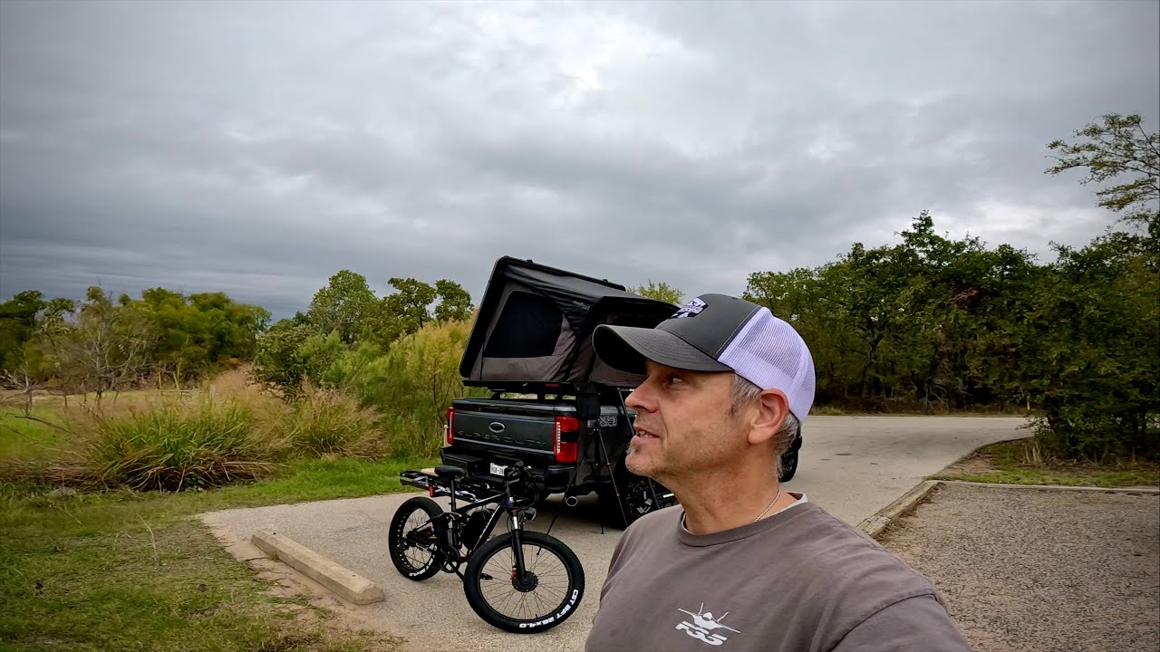 Solo Truck Camping: Got caught in a severe thunderstorm with Guiness stewed sausage! E-Bycco  EB7Pro