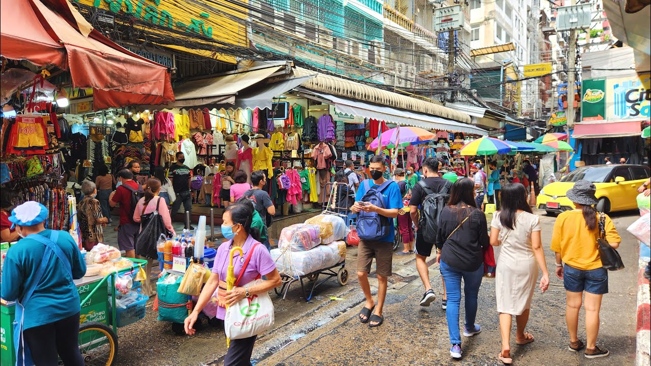 4K 🇹🇭 Walking Pratunam Market in Bangkok, Thailand (August 2023)