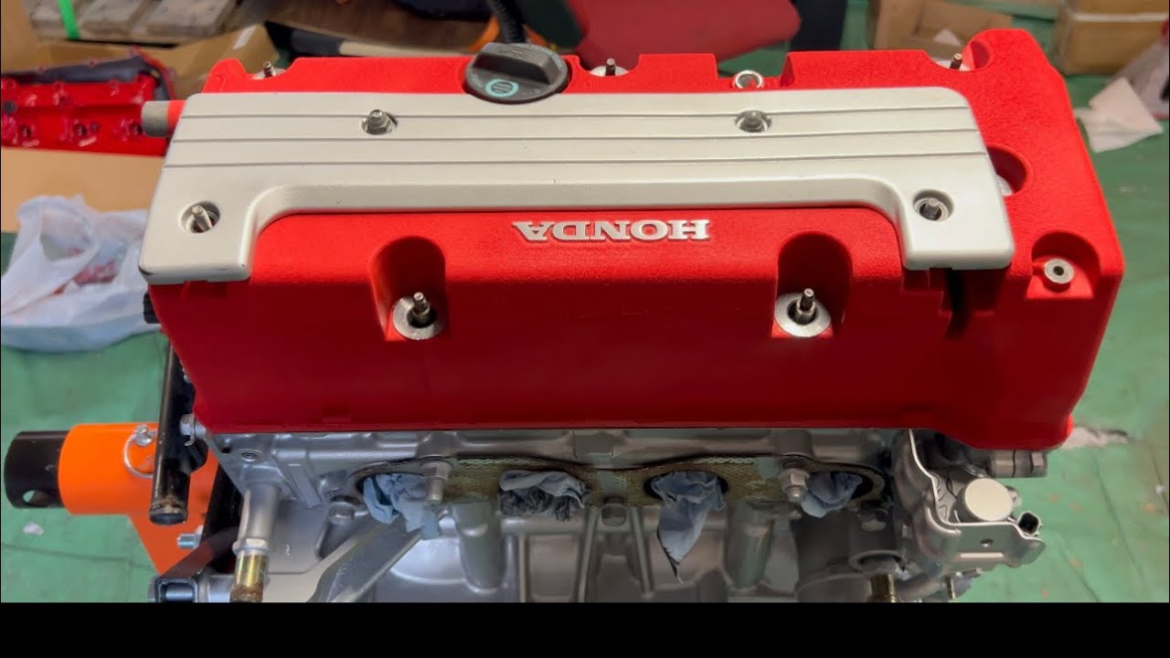 Крышка клапана K20A Type R покрашена в свежий красный цвет #kseries #kswap #jdm #hondalovers #k20...