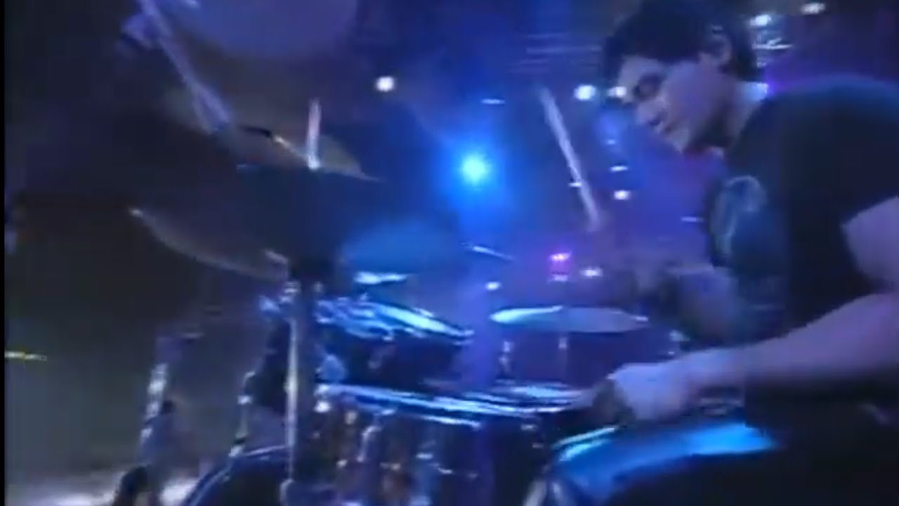 Pangeran Cinta Live Tyo Nugros
