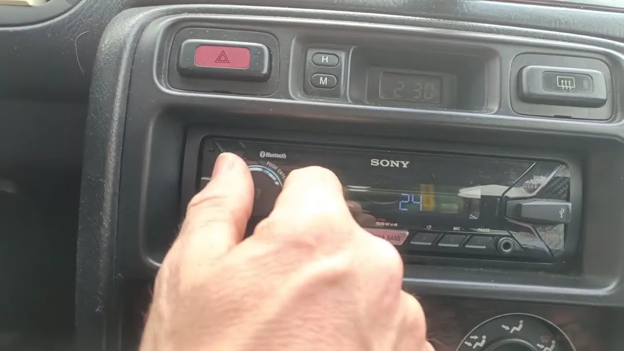 Várias radios FM espanholas escutadas no radio do automóvel em Fátima