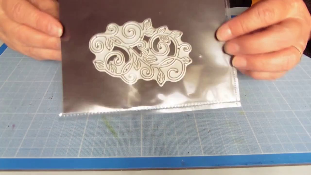 Scrapbooking :comment créer des pochettes pour ranger ses dies