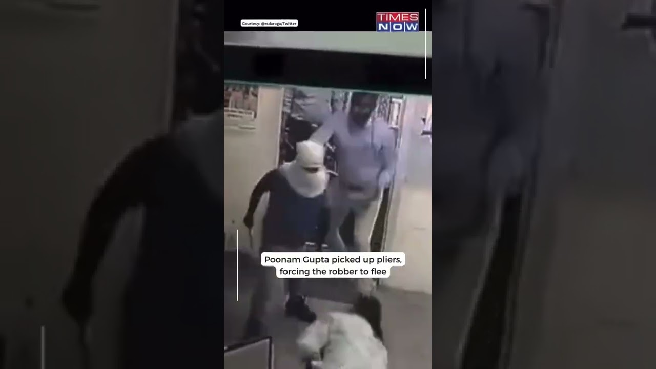 Here&rsquo;s How Woman Employee Bravely Stopped Bank Robbery | Viral Video | #shorts