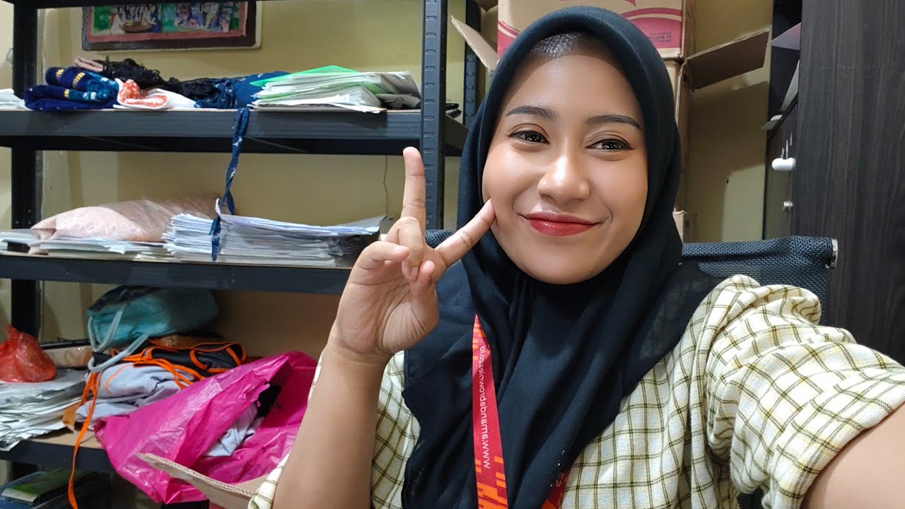 Indah OKR sedang live sekarang!