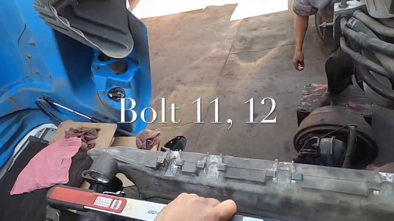 DD15 major overhaul Part 6, cylinder head bolt installation and how to torque