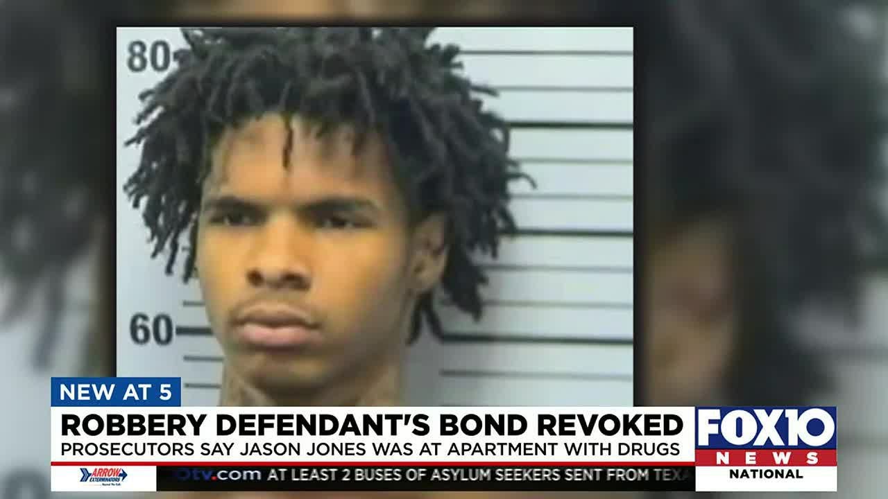 Bond revoked for robbery suspect