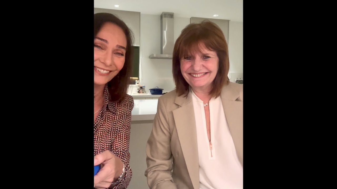 Patricia Bullrich con la Familia Tuitera de Lana. 12/2022