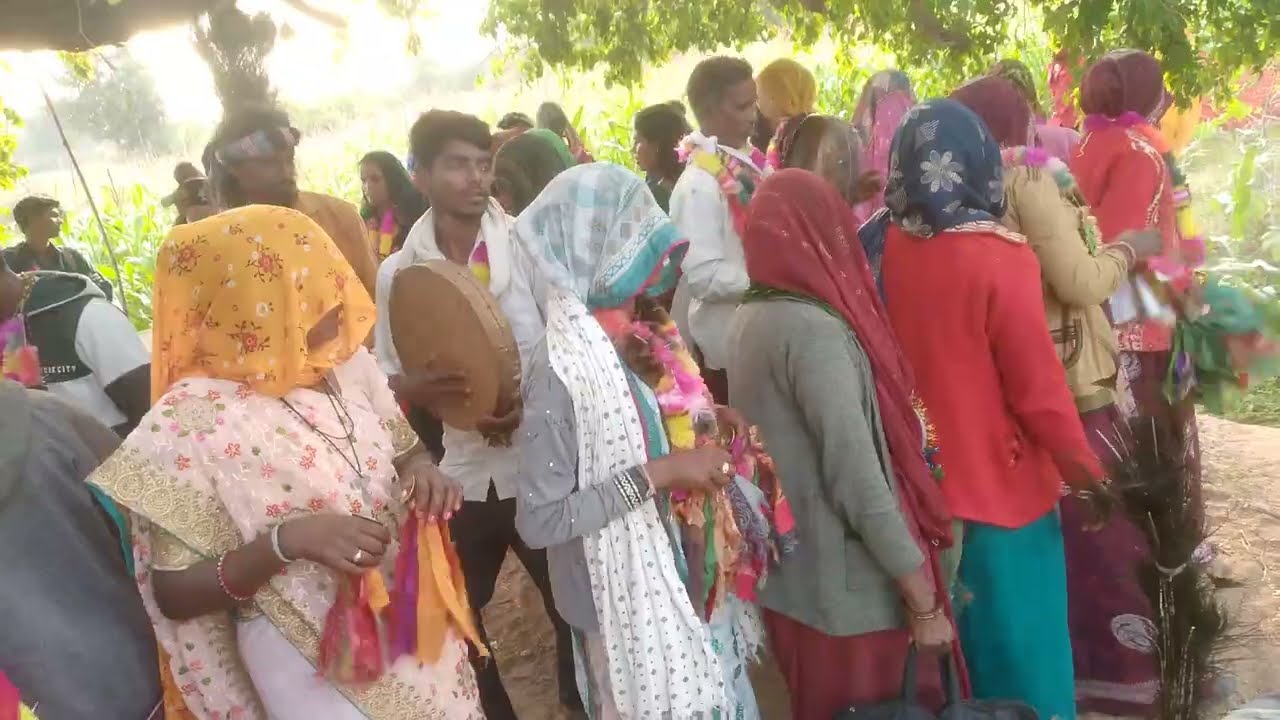 આદિવાસી ગામ મહુડા ભજન સોગ