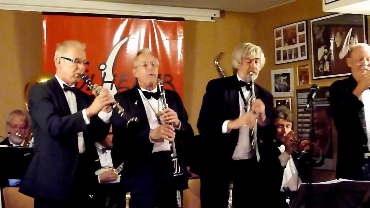 Andor's Jazzband plays 'Creole Love Call'