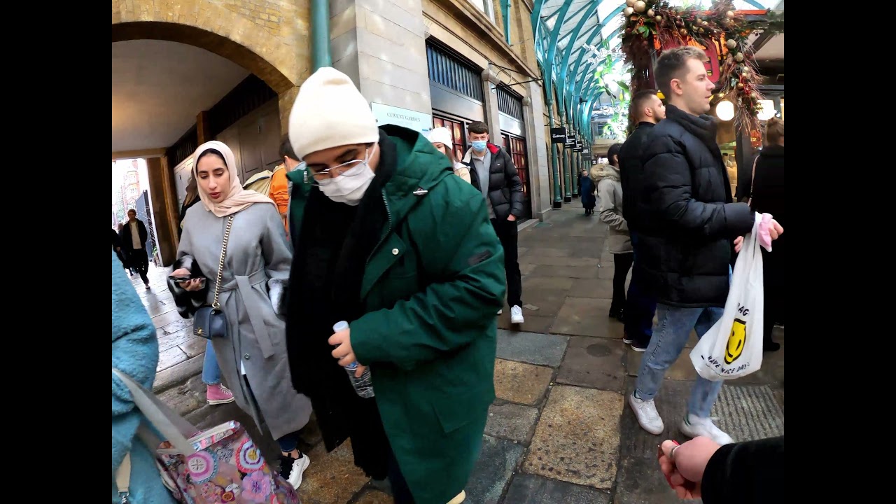 A winter walk through Covent Garden with Sigrid
